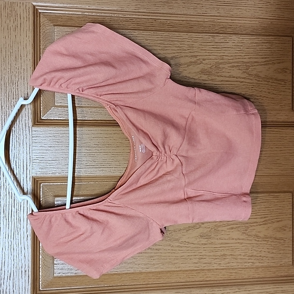 American Eagle ribbed crop top size‎ medium fitted melon color GUC